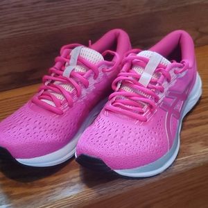 Running Shoes Size 7.5 NEW Asics